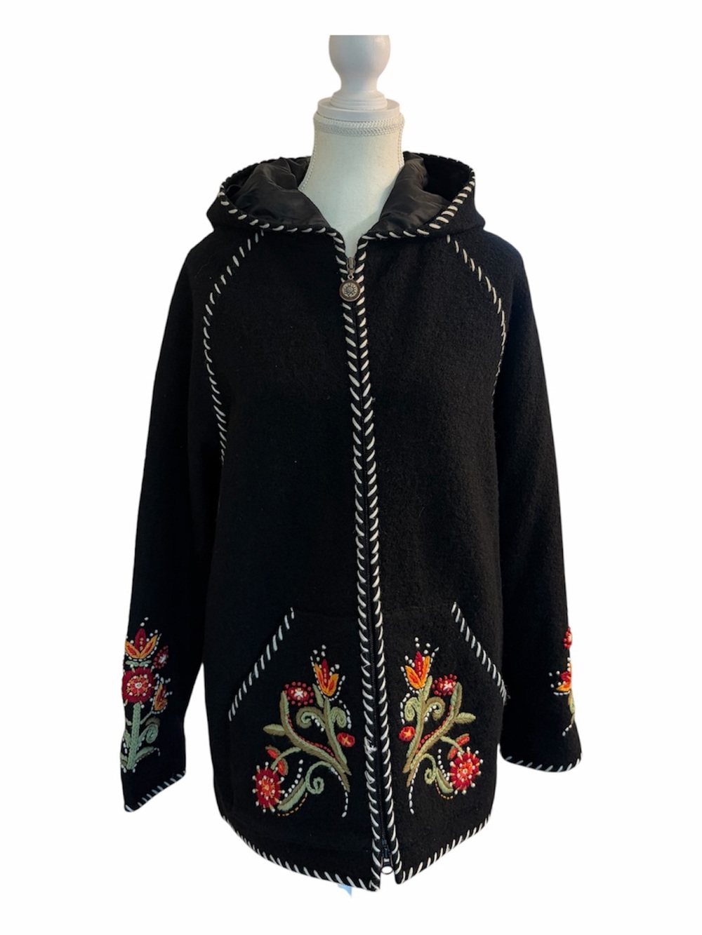 Vintage Icelandic Design M Black Embroidered Flowers Full Zip Hooded Coat